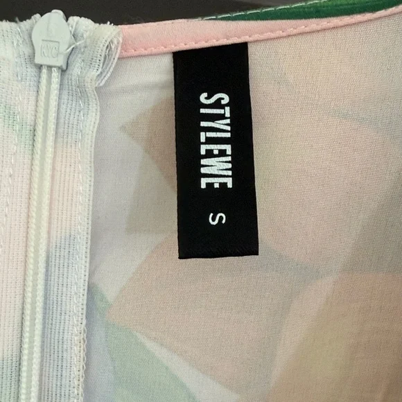 Beautiful and Fun Multicolor Floral Tiered Maxi Dress - Women’s Small - Picture 2 of 7